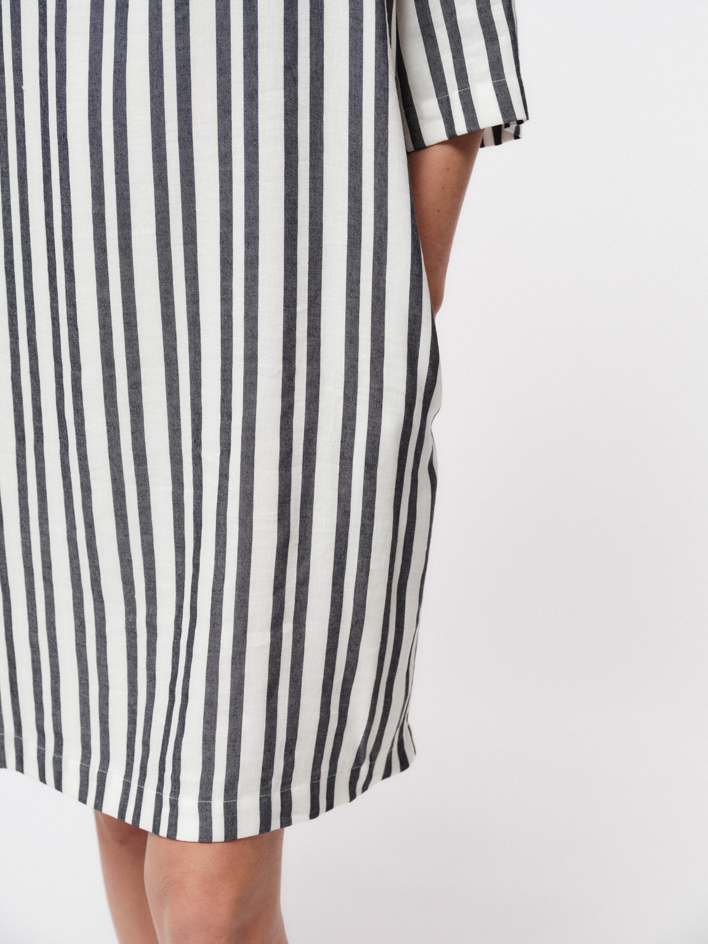 Lanius Kaftankleid aus Leinen & LENZING™ ECOVERO™ – Nachhaltiges Midikleid mit halblangen Ärmeln