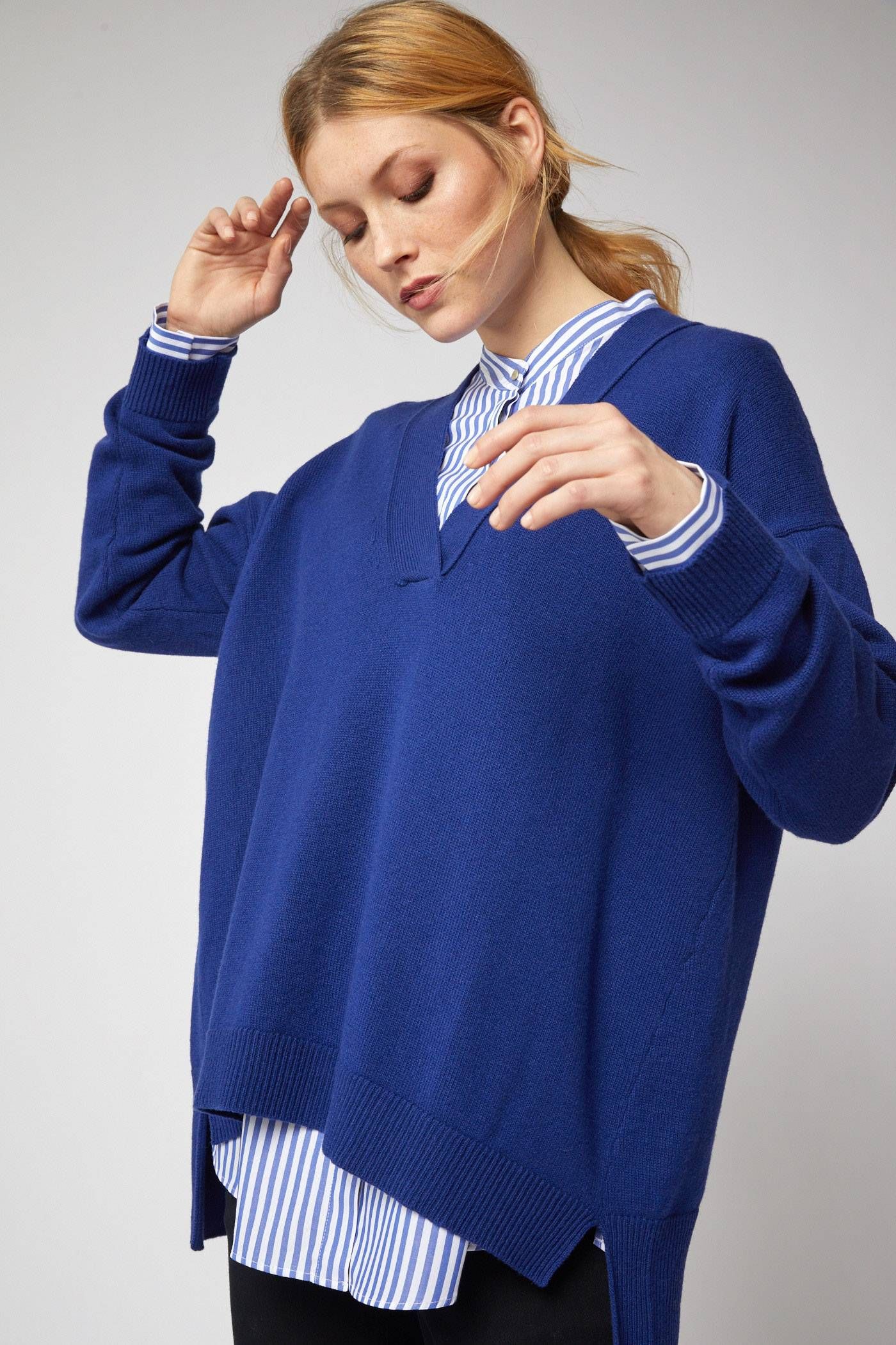 Oversize Pullover aus Bio-Merinowolle – Lässiger V-Ausschnitt & Nachhaltiger Strick