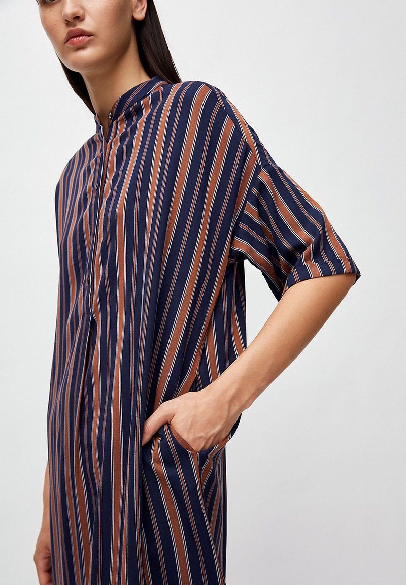 MAARJUII MULTICOLOR STRIPES KLEID