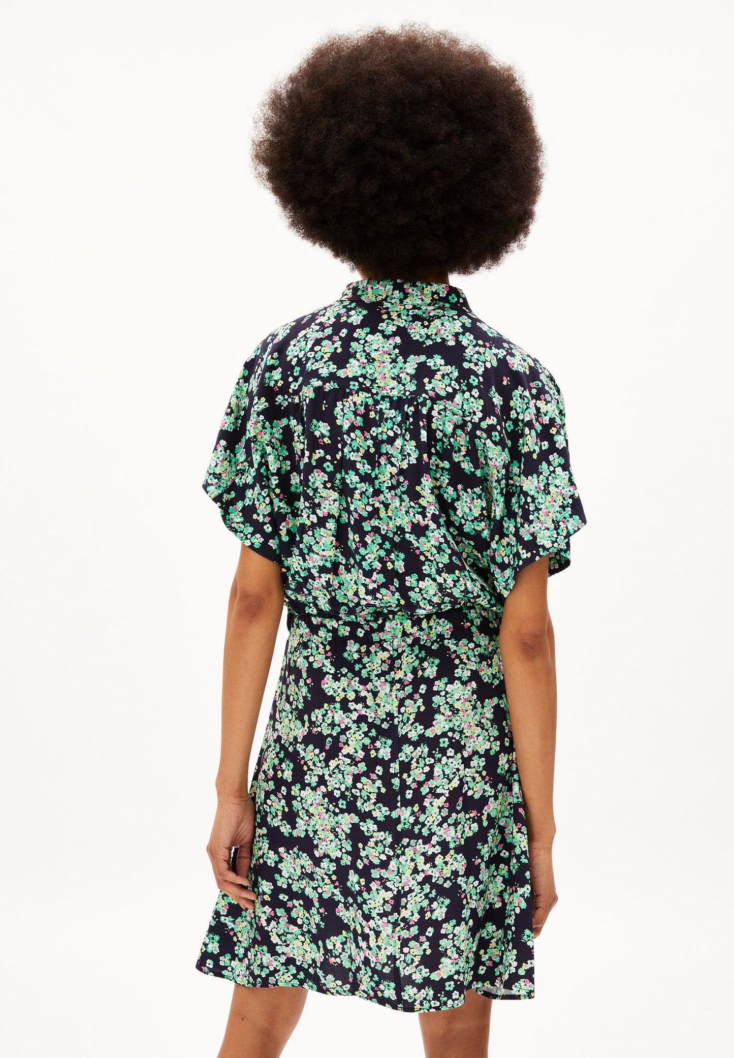 JUARAA Disty Floral Kleid – Relaxed Fit Mini-Kleid mit Allover-Print | Armedangels
