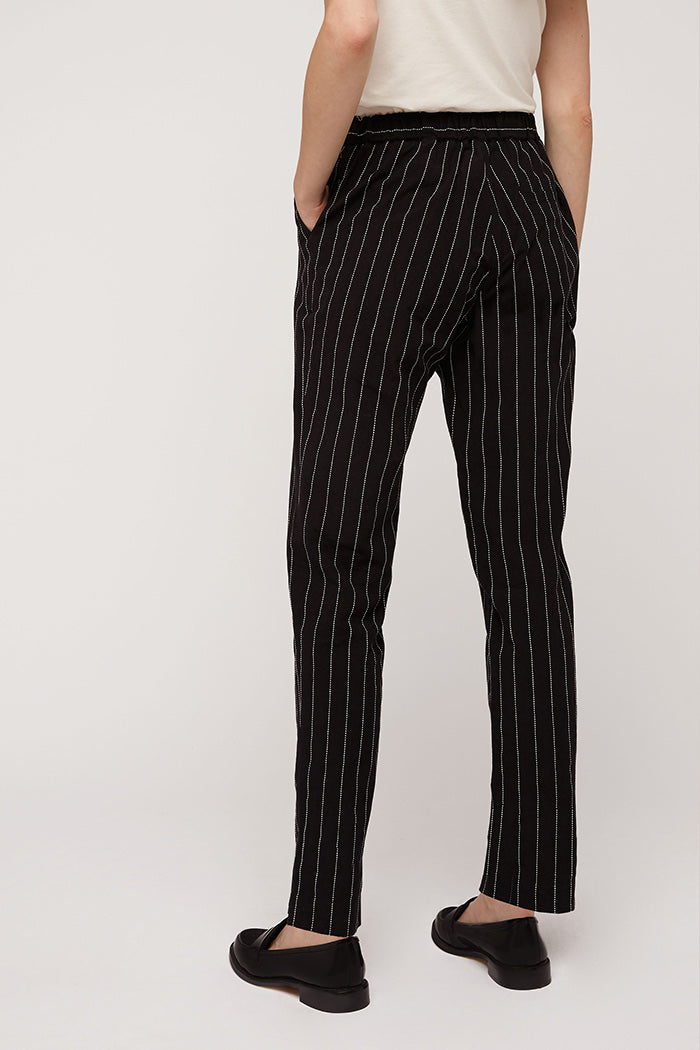 Croin Pinstripe Hose Damen – Handgewebt, People Tree, Schwarz-Weiß, Gummibund, Nachhaltige Stoffhose
