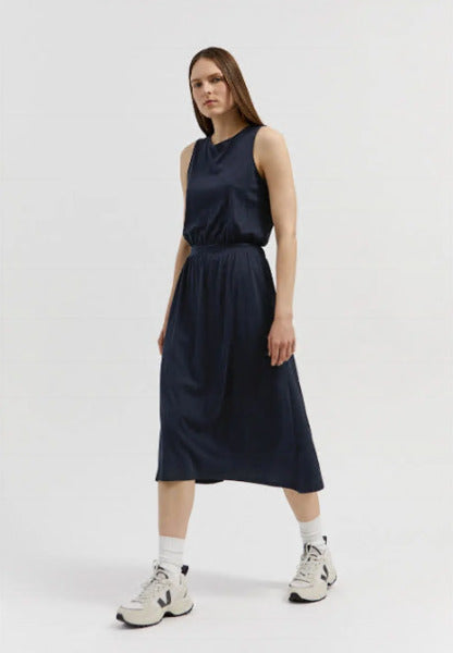 LAMINAA Kleid – Slim Fit Damenkleid aus TENCEL™ Lyocell & Bio-Baumwolle